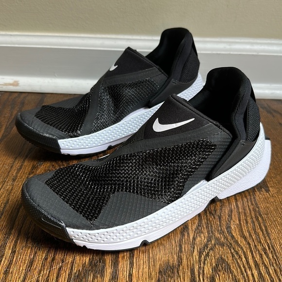 NWOT Nike Go FlyEase Easy On Off Shoes DR5540-002 Black White - Picture 1 of 6